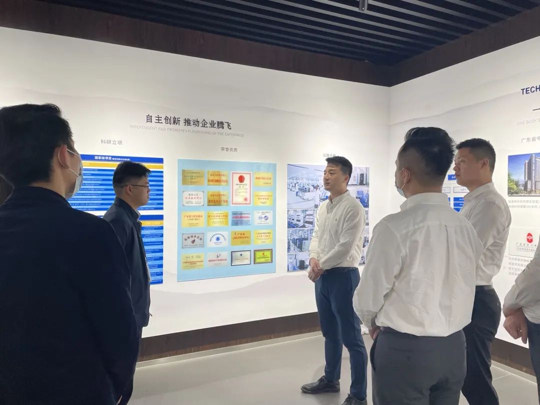 Dem9DSYa7j.jpg Dem9DSYa7j.jpg